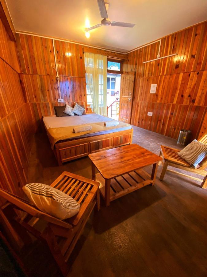 Pine Tower Inn 马拉里 外观 照片