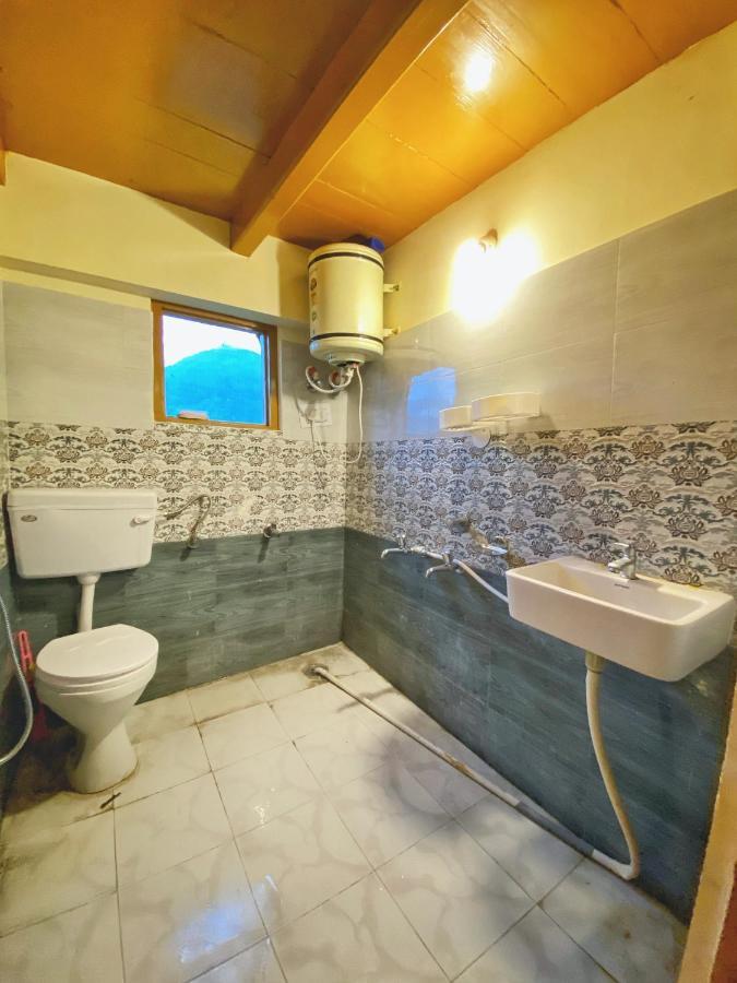 Pine Tower Inn 马拉里 外观 照片